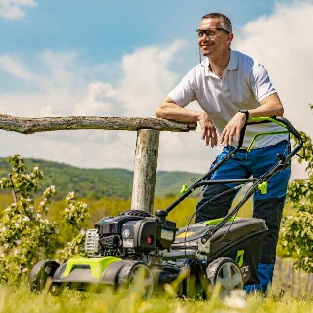 Motorna kosacica  d46s12 140cm3 samohodna, sakupljac+izbacivanje sa strane bs500e dolomite